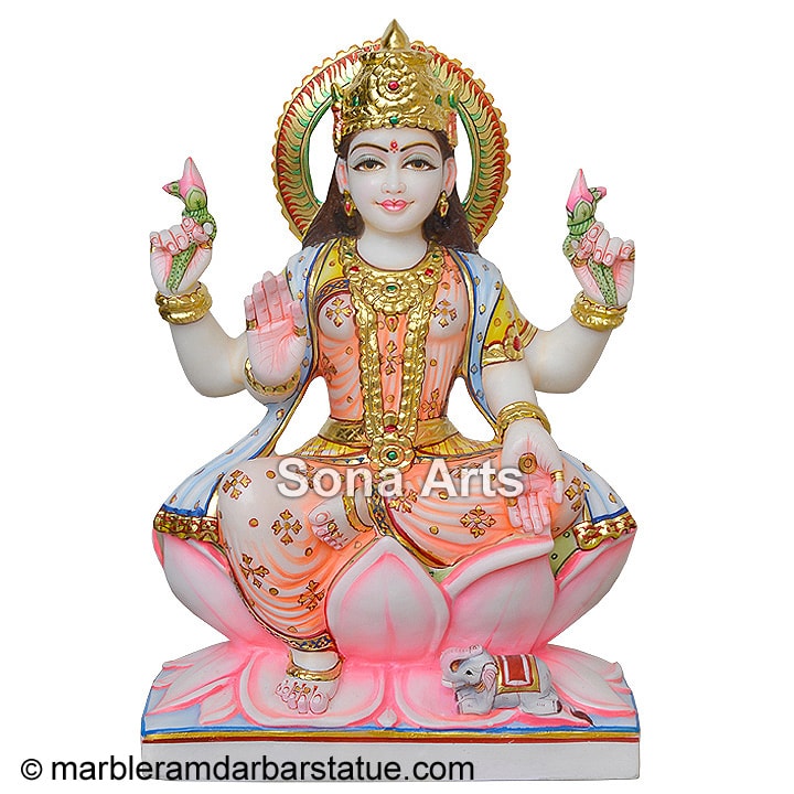 Lakshmi Maa Statue