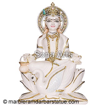 Gayatri Maa Statue